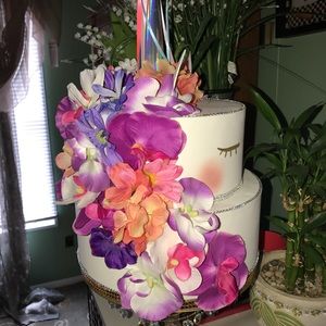 Unicorn cake prop